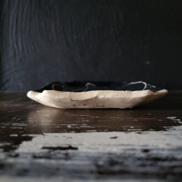 Vintage Studio Pottery Black Ceramic Plate With Cat Illustration, Cat Lover Gift - Picture 4 of 10